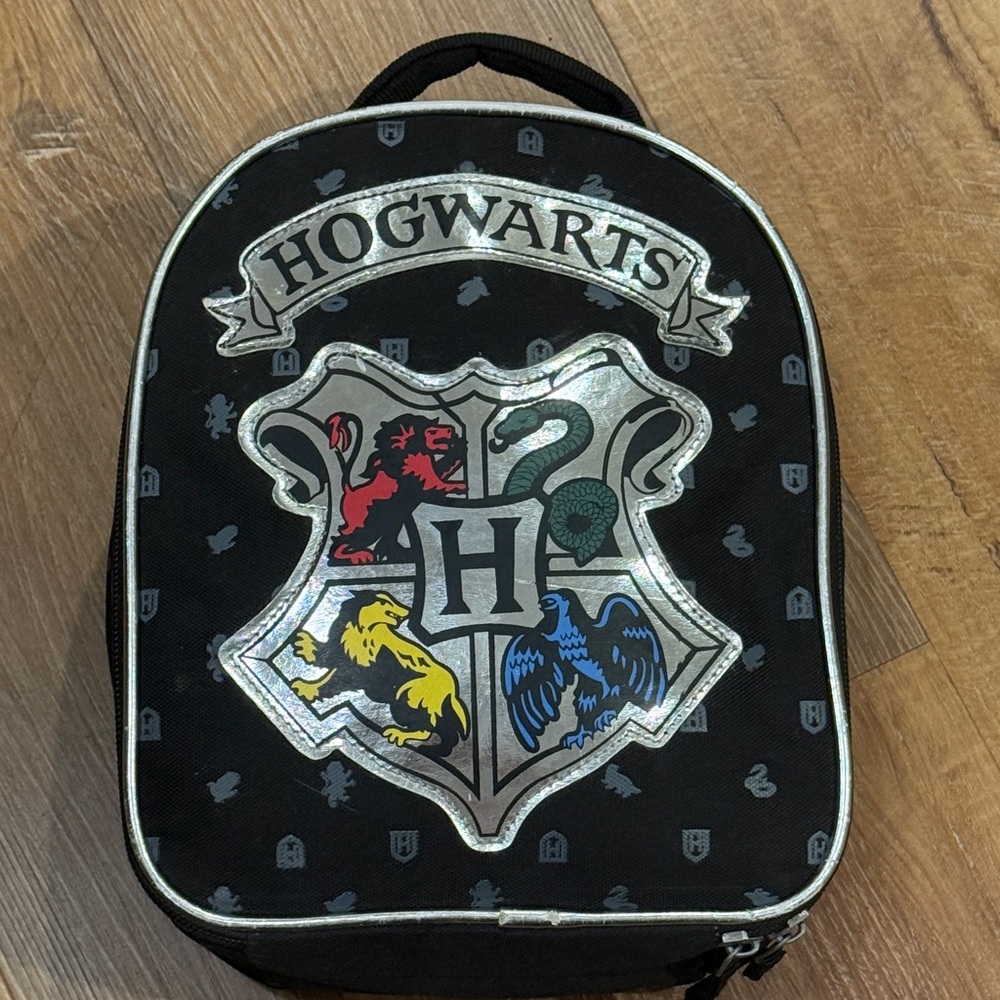 Harry Potter Hogwarts Crest Insulated Lunch Box Tote Bag (bag only)(EUC) - Picture 5 of 12
